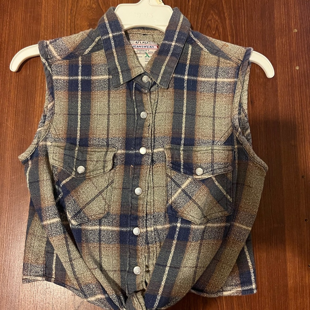 Plaid Sleeveless Button-Up Tank Top